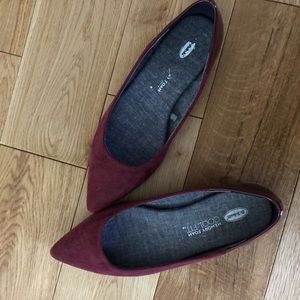 Dr. Scholl’s burgundy memory foam cool fit flats